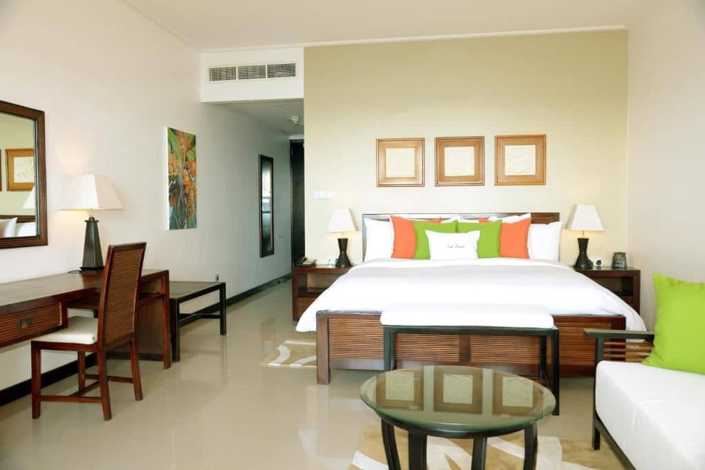 rooms-king-premium-ocean-view-with-jacuzzi
