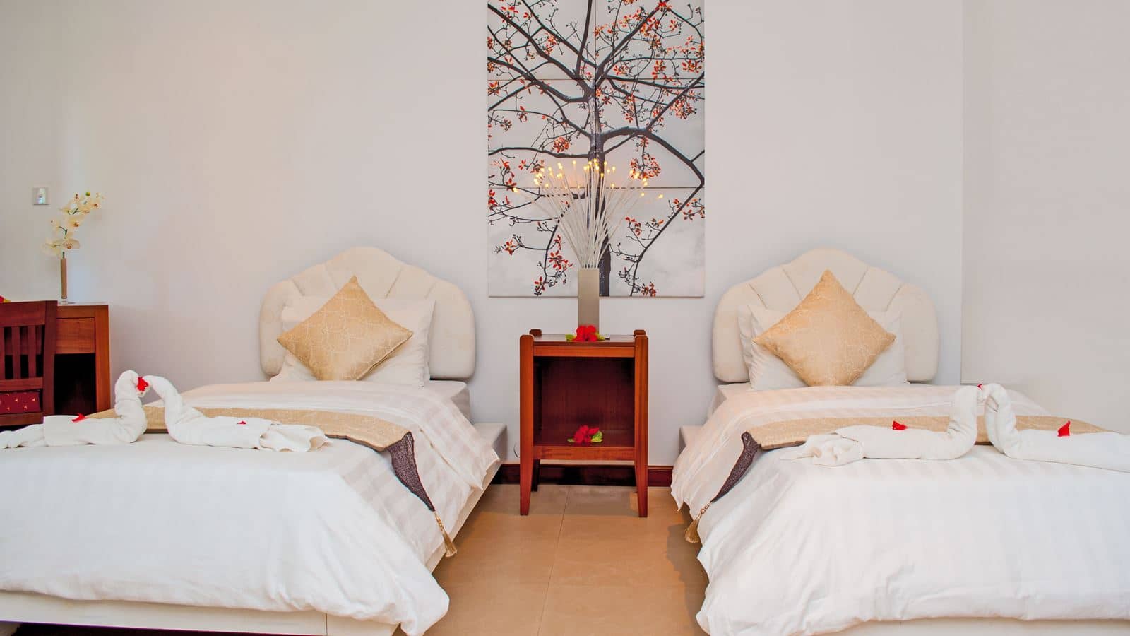 rooms-colonial-room