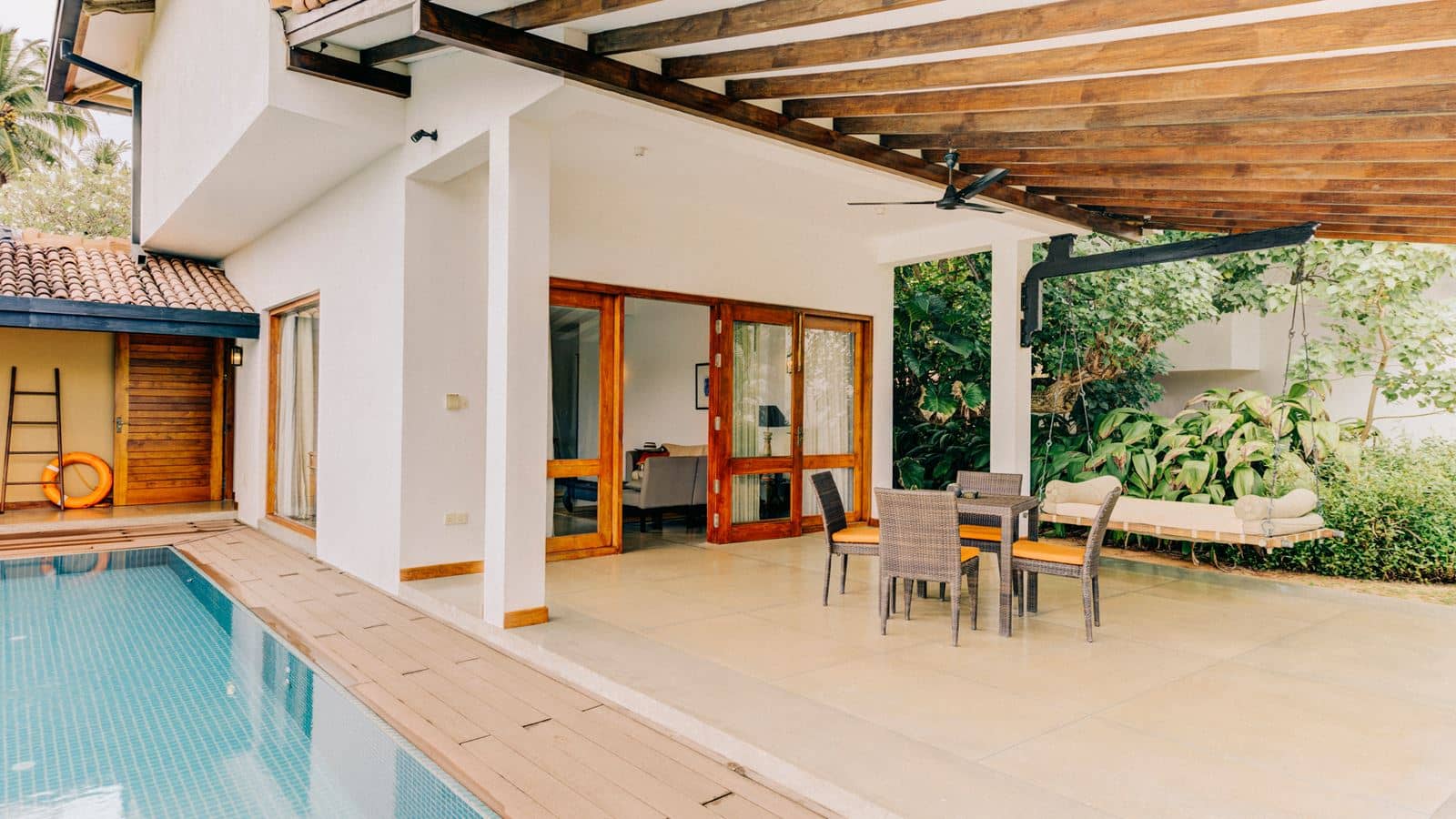 rooms-pool-villa