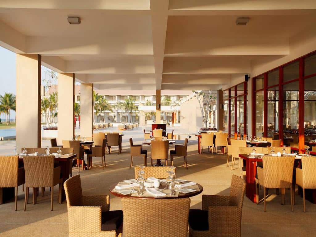 restaurants-reef-cafe