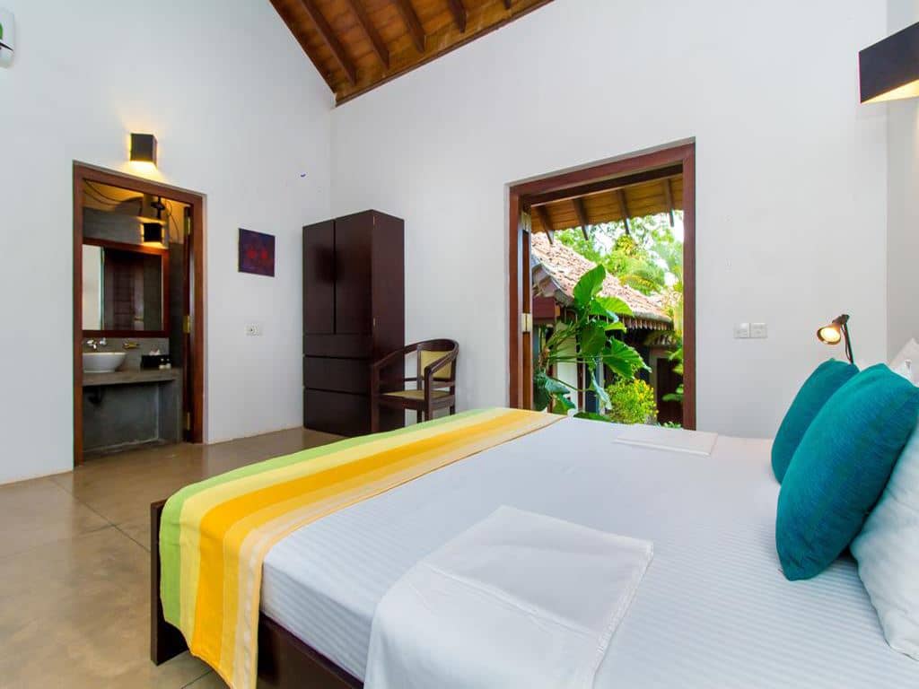 rooms-non-ac--standard-double-room