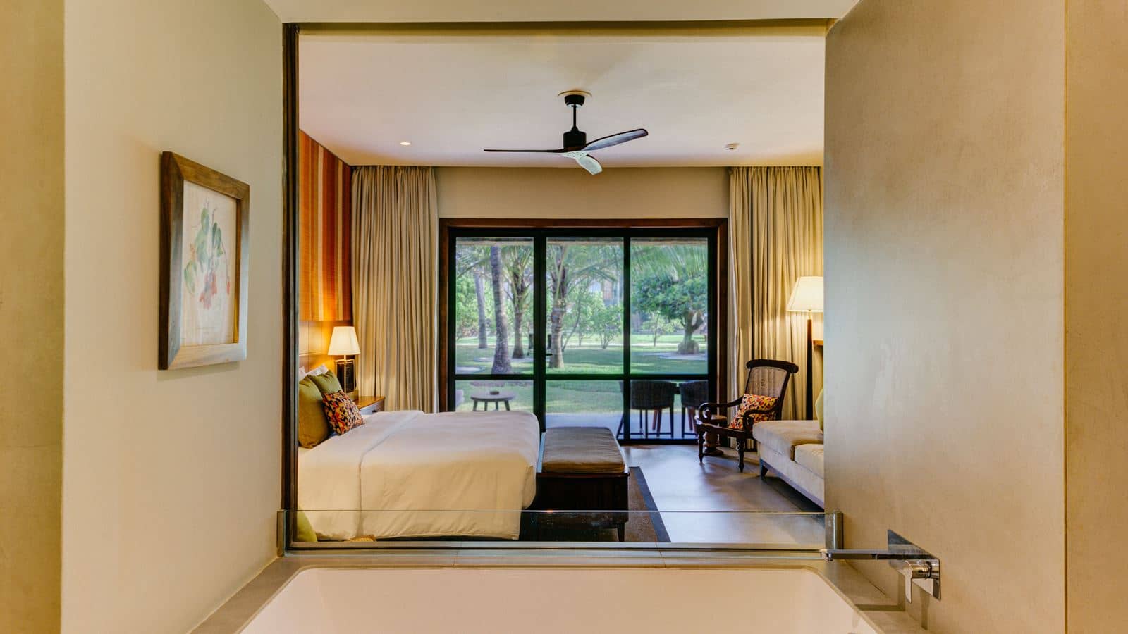 rooms-premium-pool-access
