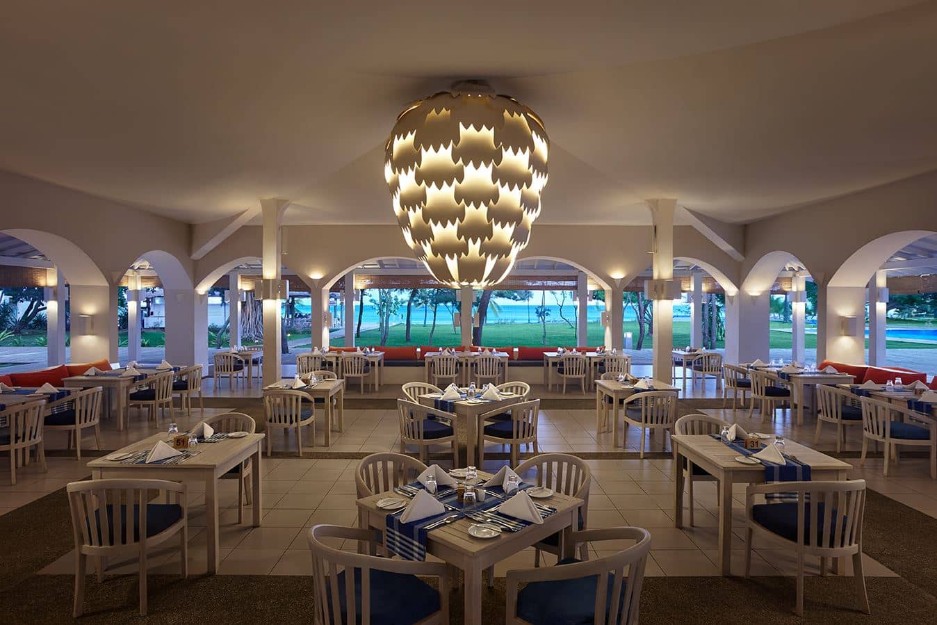 restaurants-captains-deck