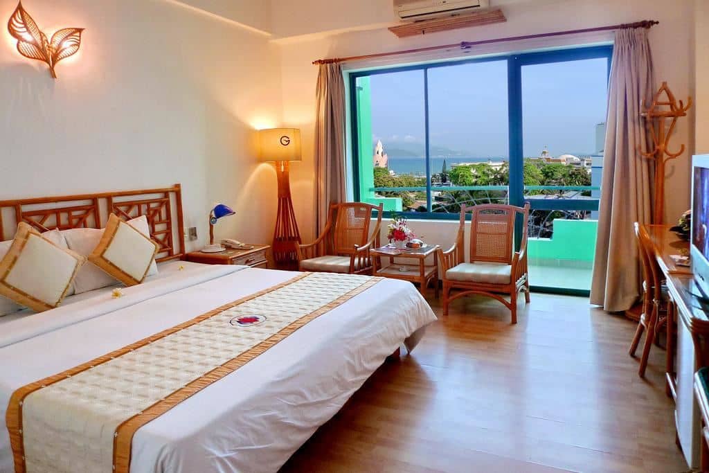 rooms-superior-room