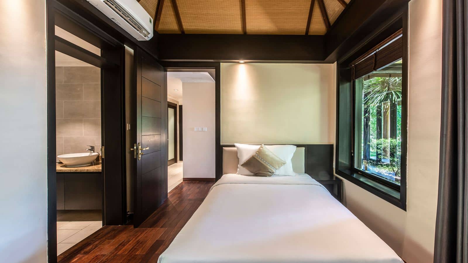 rooms-deluxe-family-bungalow
