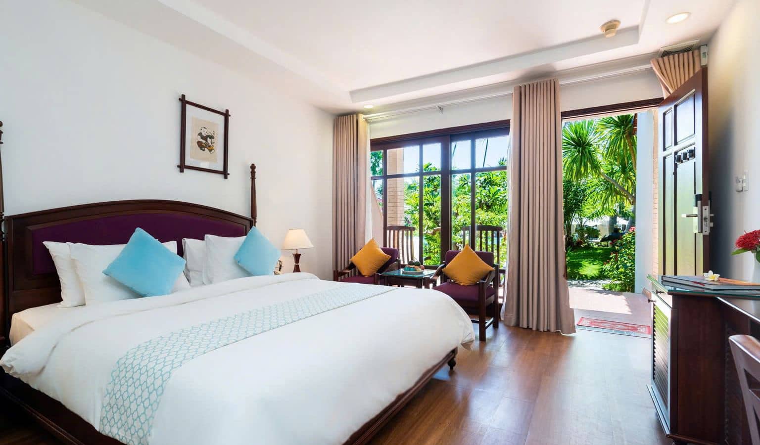 rooms-superior-pool-view-with-terrace