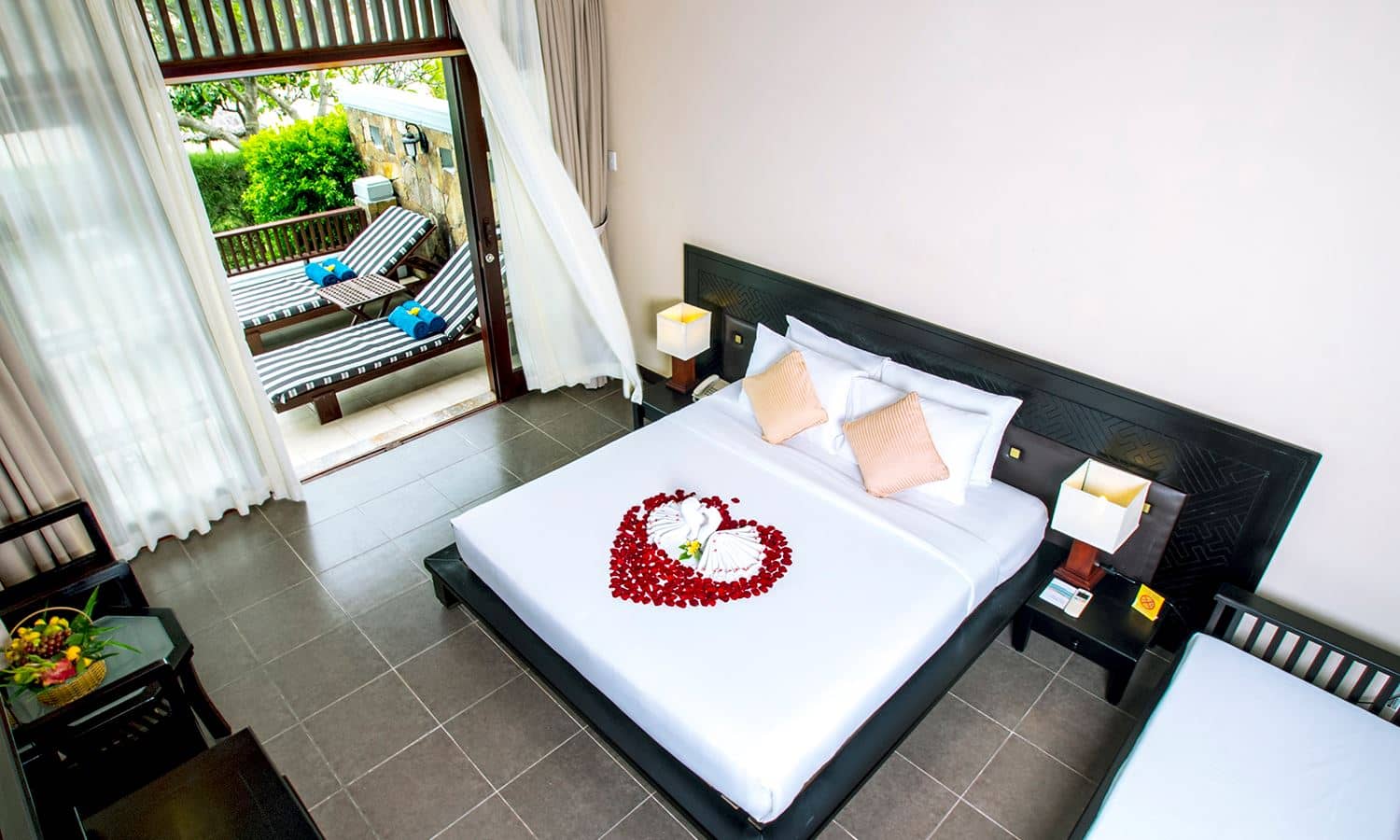 rooms-pool-villa-beach-front