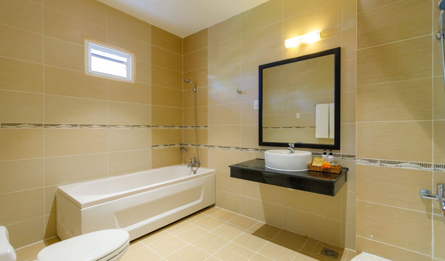 rooms-2bedroom-executive-suite-balcony-sea-view