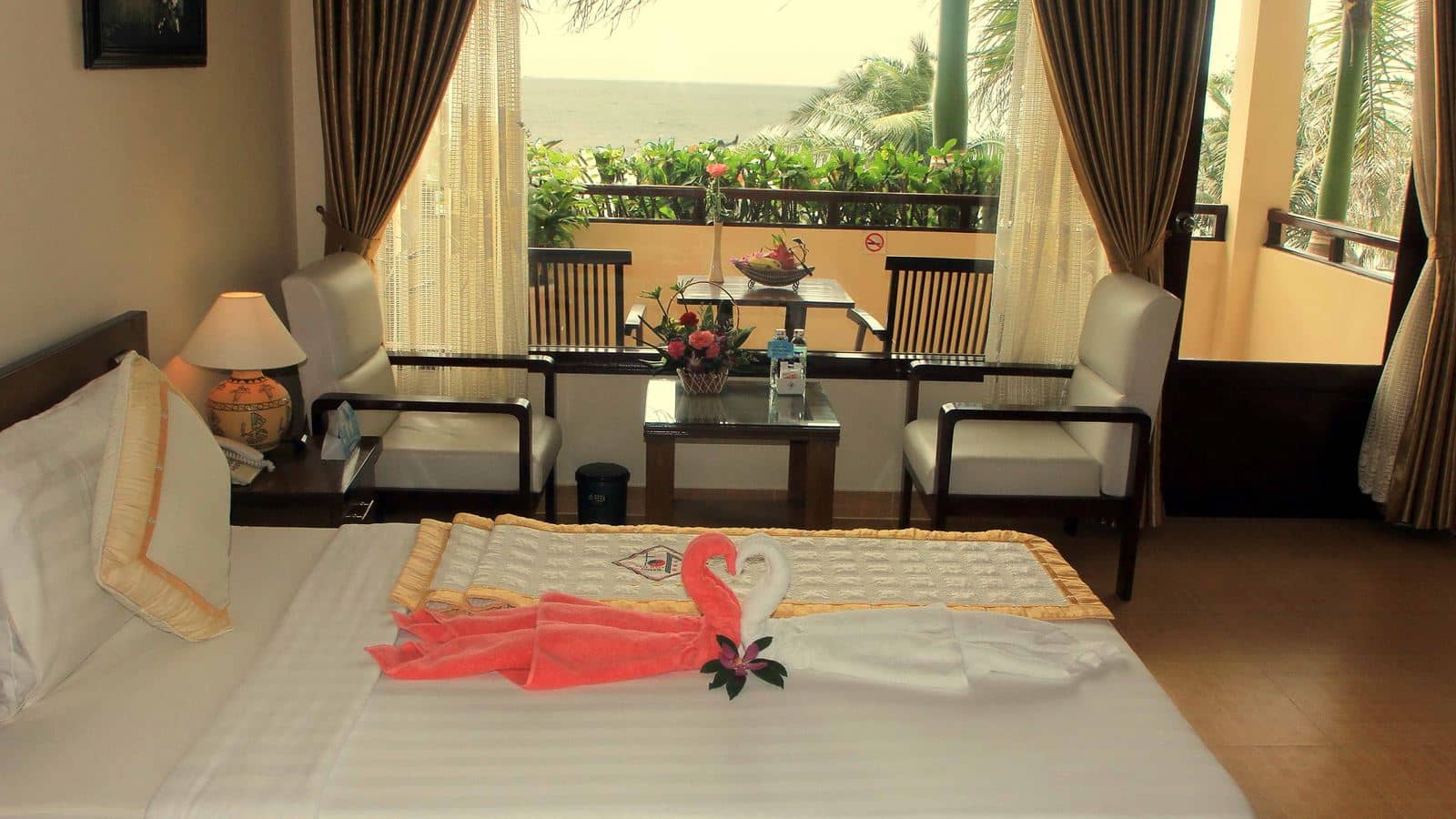 rooms-room-deluxe-beach-front-nonsmoking-at-sea-side-with-balcony