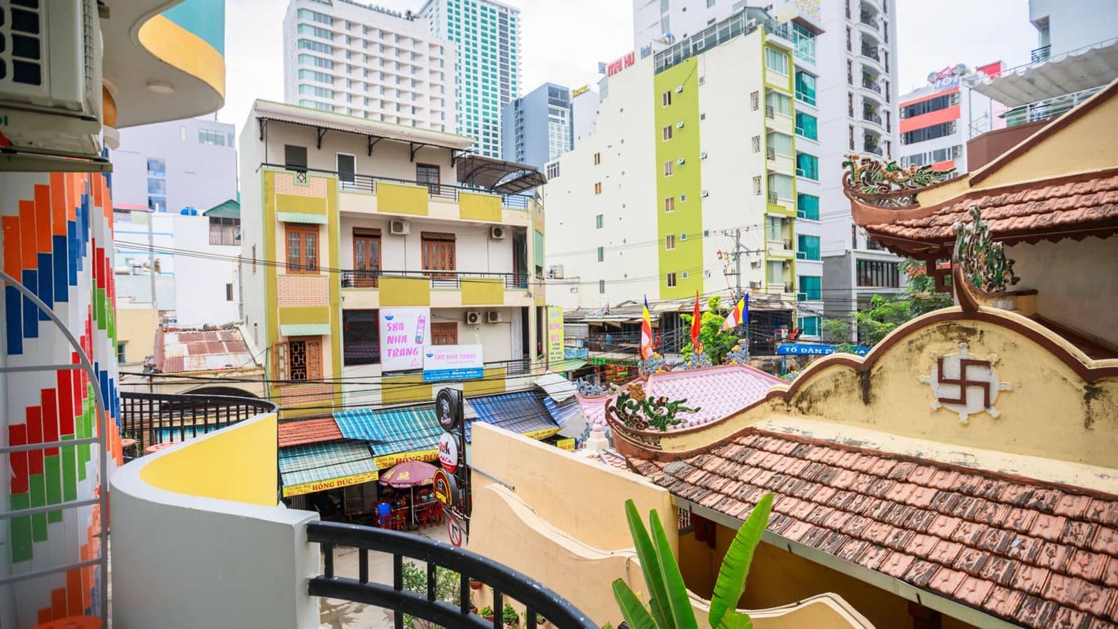 rooms-deluxe-with-balcony-no-extra-bed