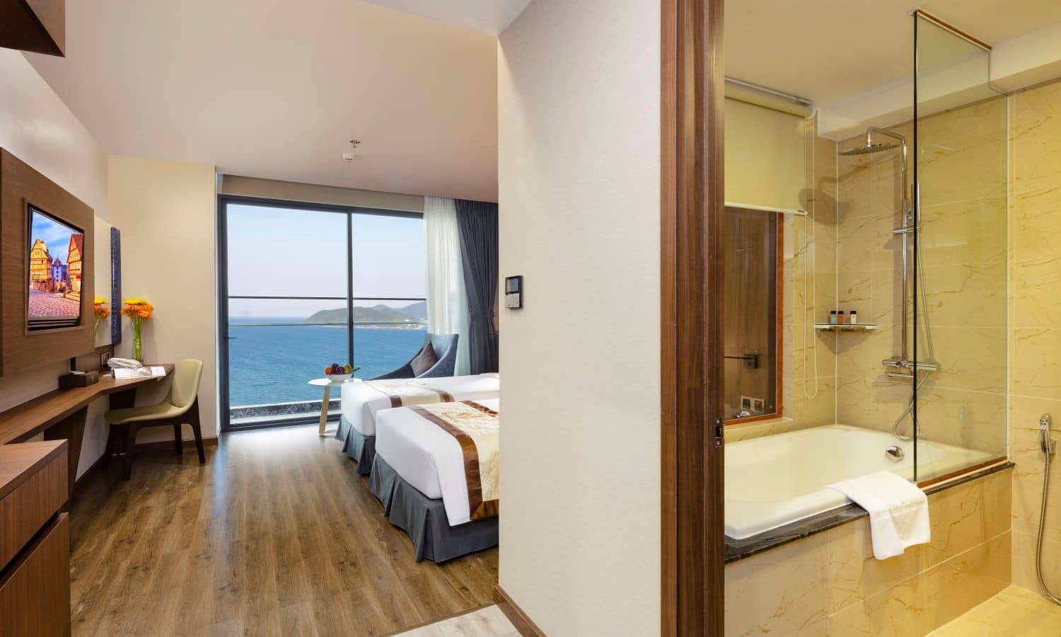 rooms-premier-ocean-view-with-balcony-no-extra-bed