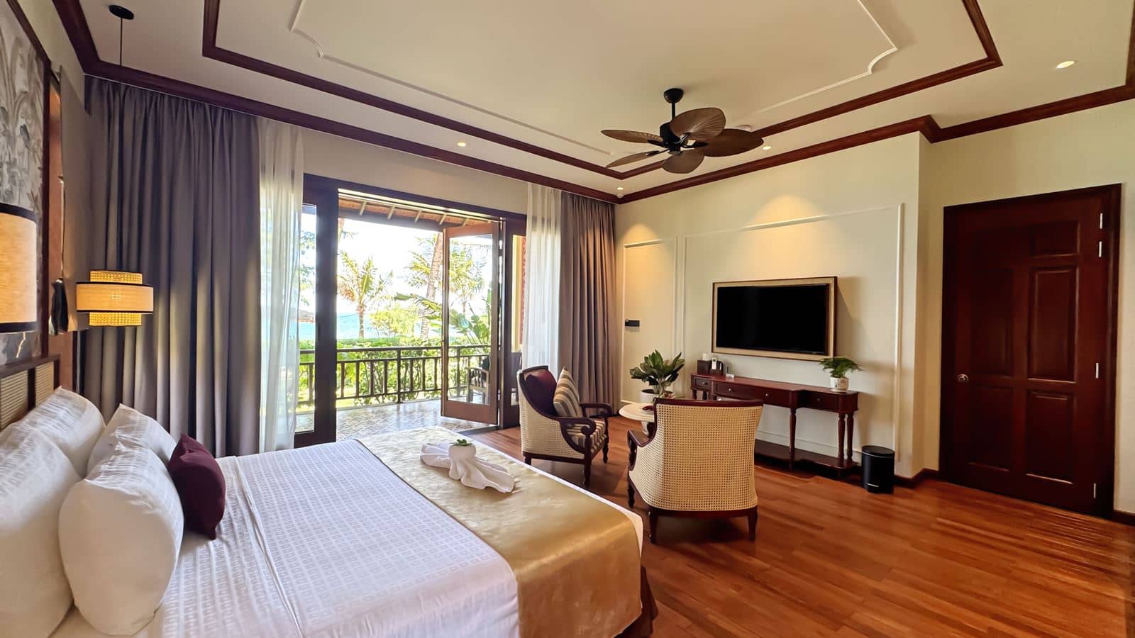 rooms-beachfront-villa
