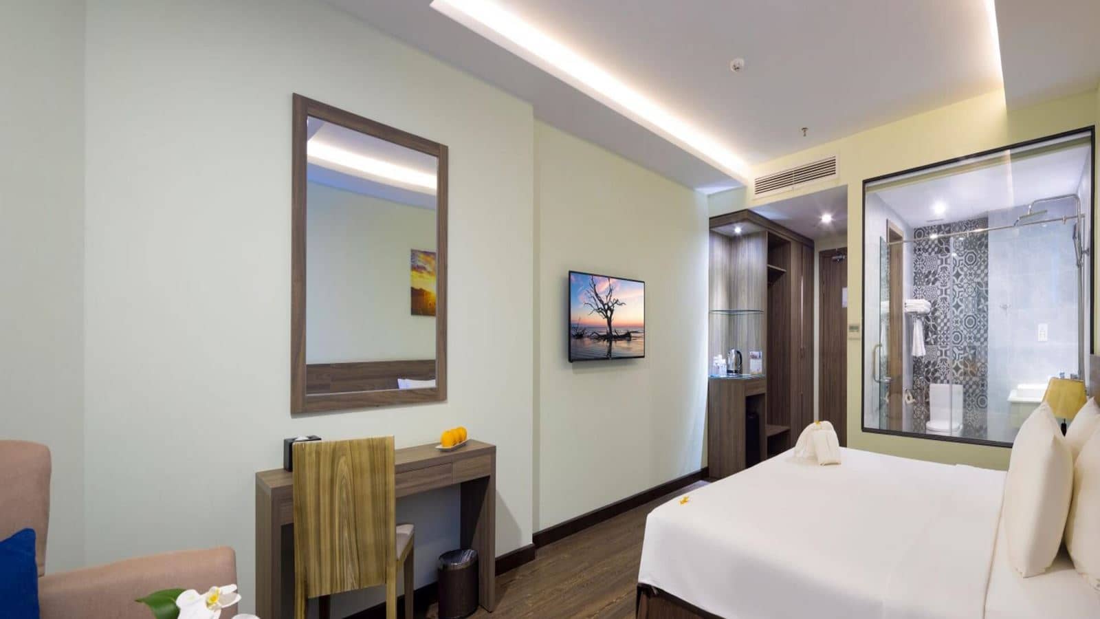 rooms-deluxe-partial-seaview-with-balcony