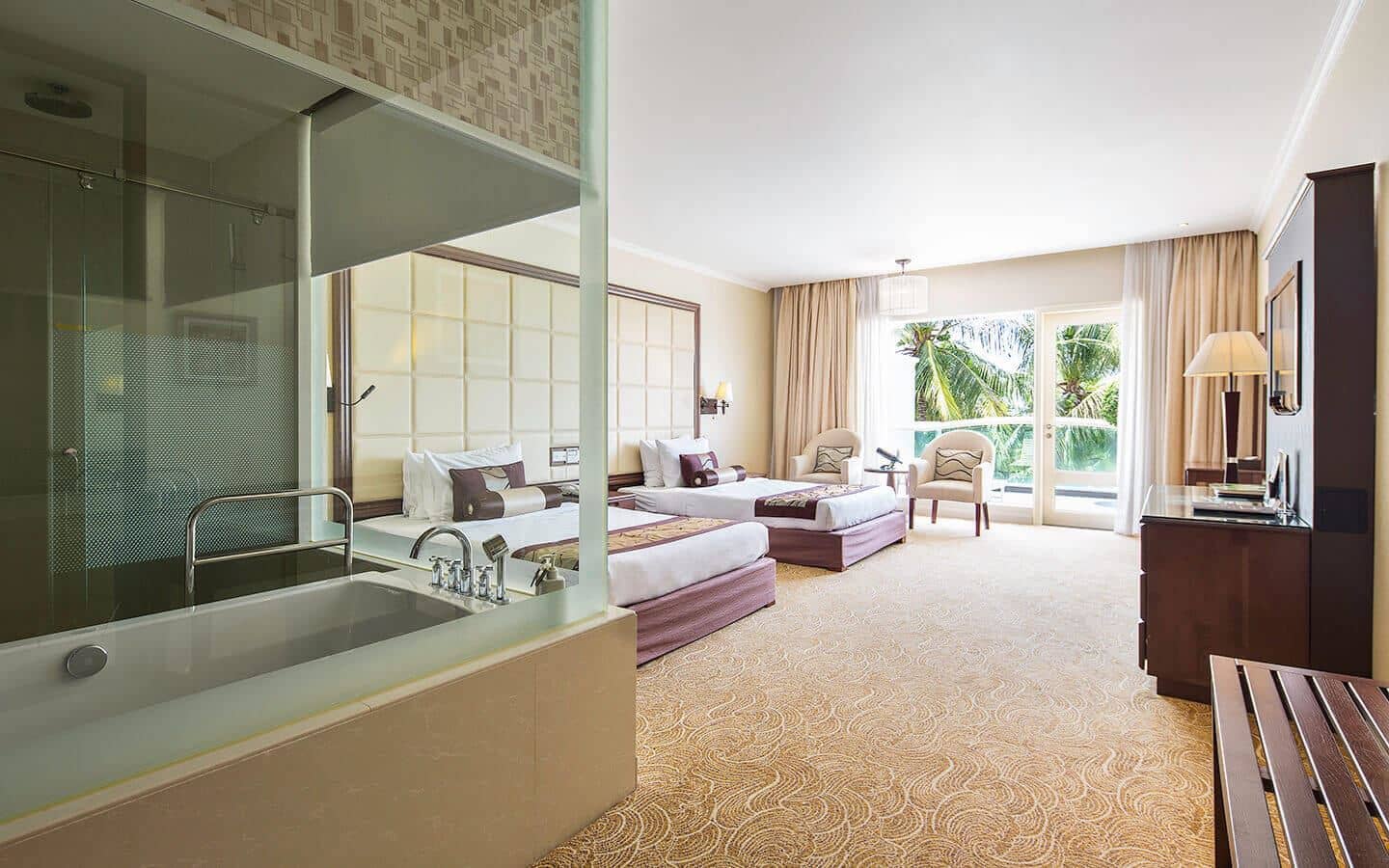 rooms-deluxe-pool-view-with-balcony