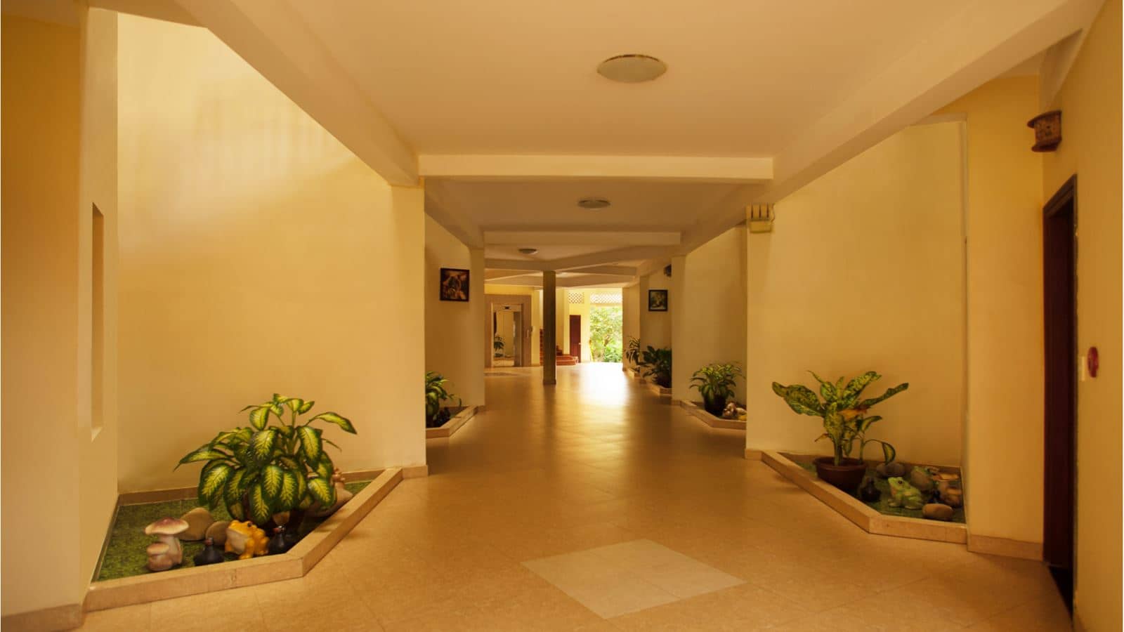 rooms-room-superior-gardenview-balcony