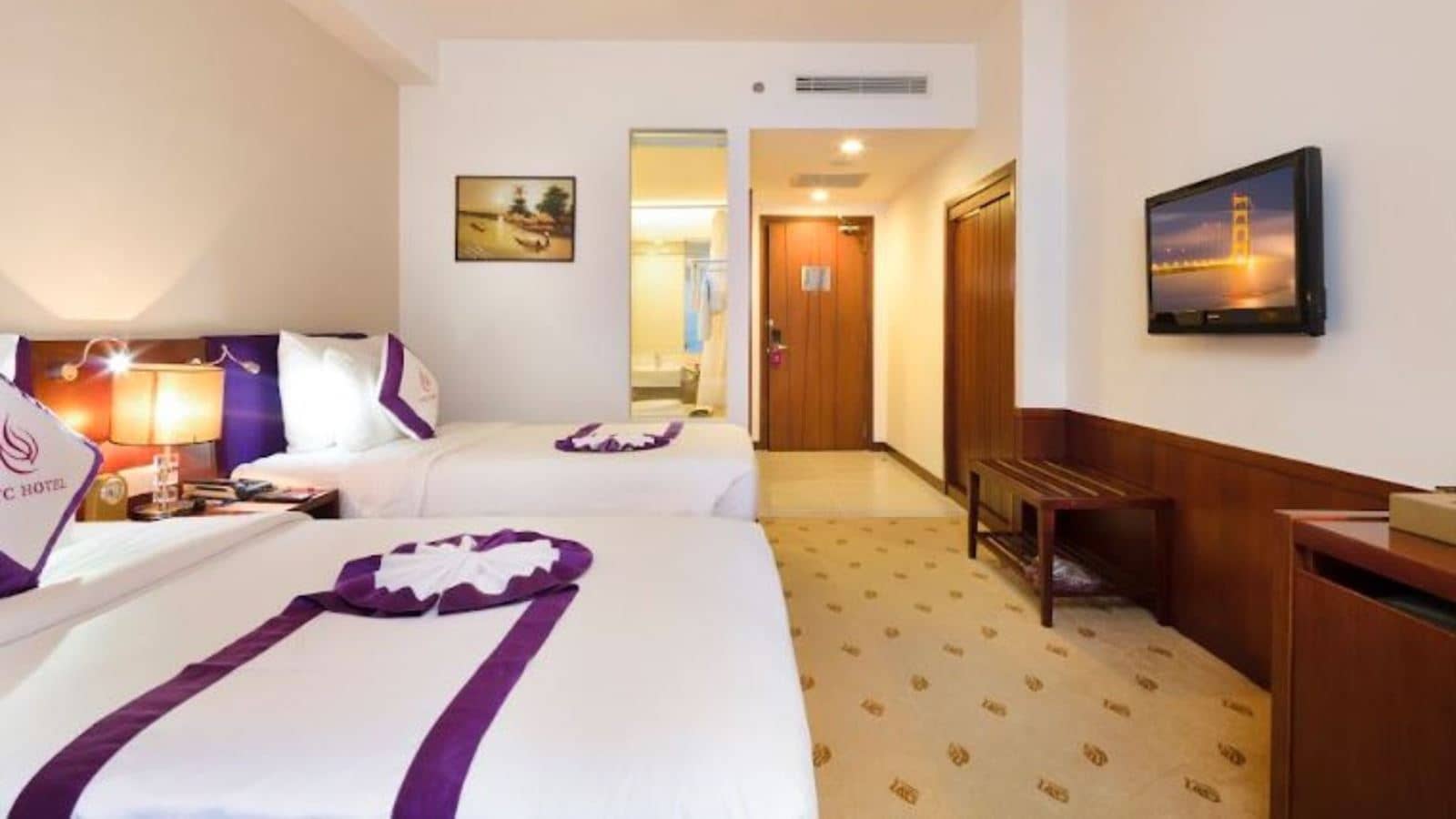 rooms-deluxe-partial-ocean-view
