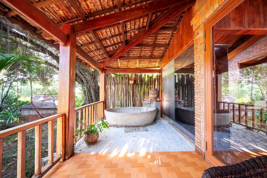rooms-deluxe-bungalow-with-garden-view