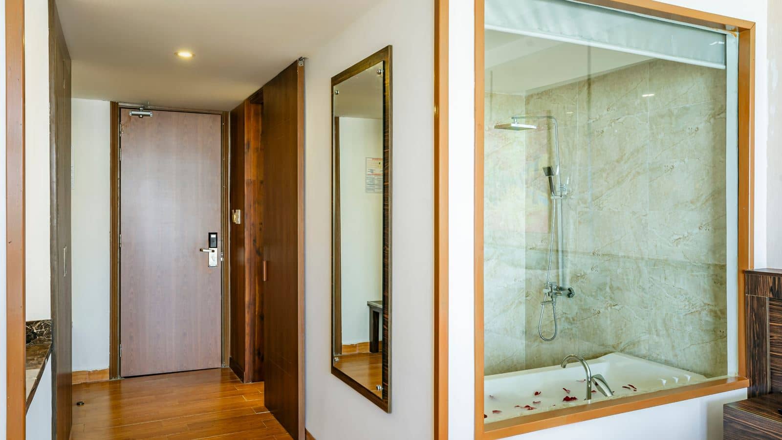 rooms-premium-sea-view-with-balcony