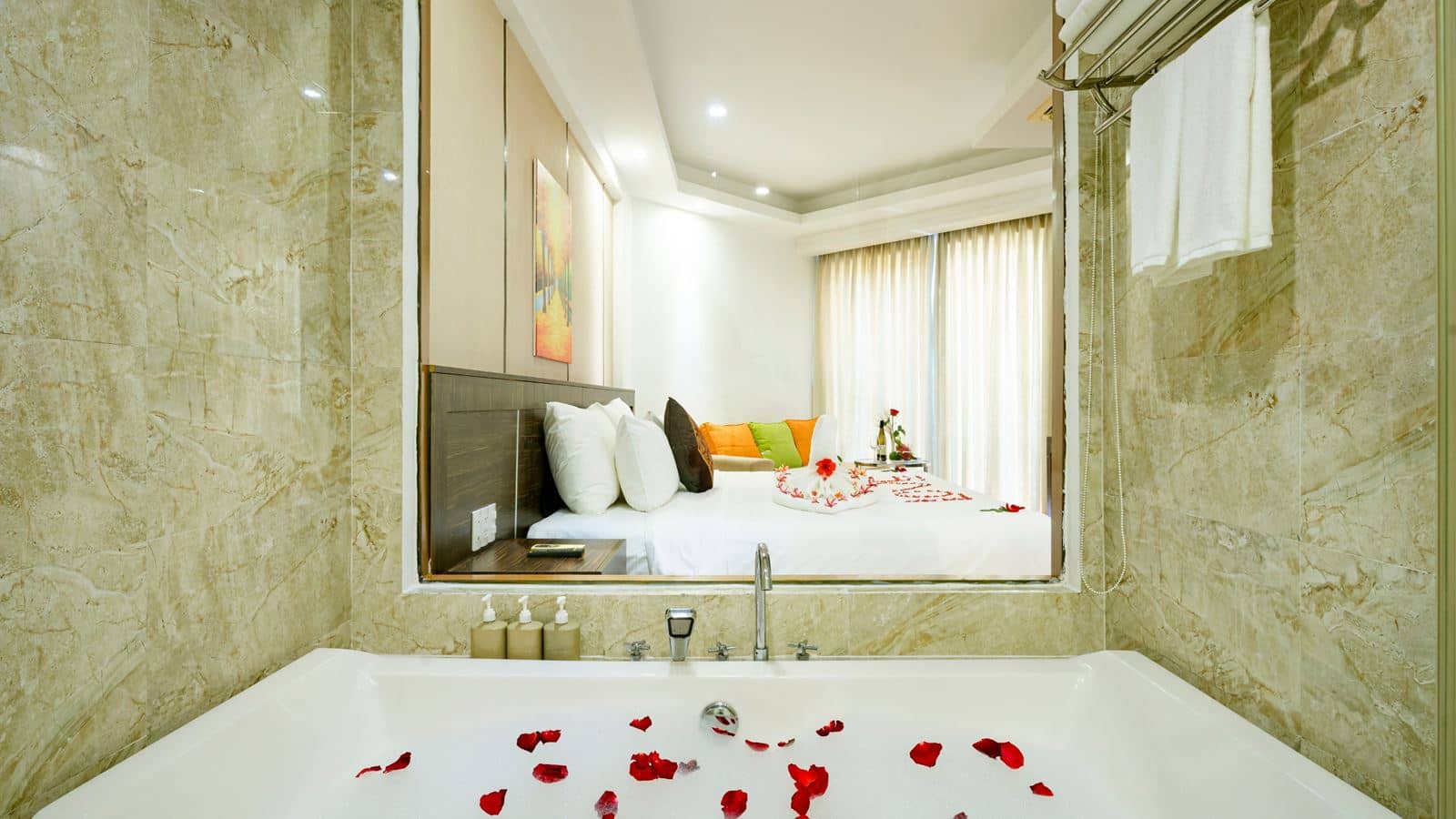 rooms-premium-sea-view-with-balcony