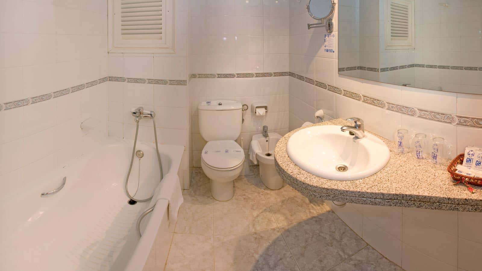 rooms-double-room-balcony