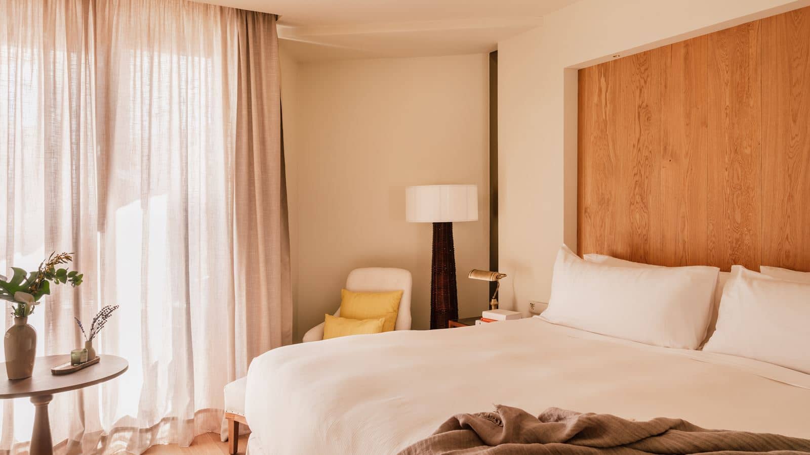 rooms-c2t--deluxe-room