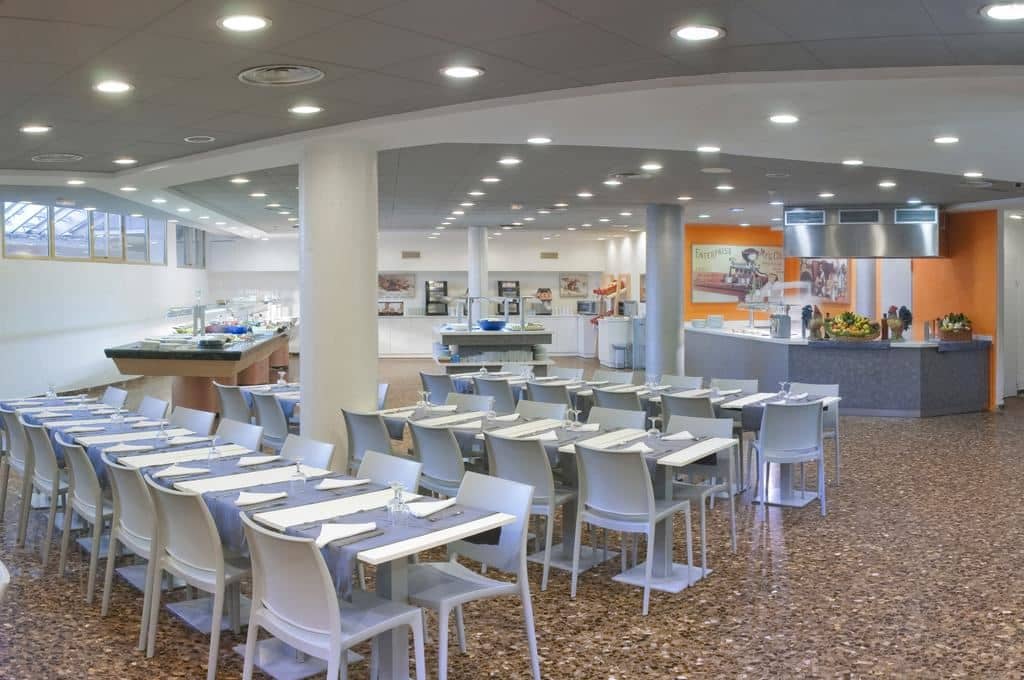 restaurants-main-building