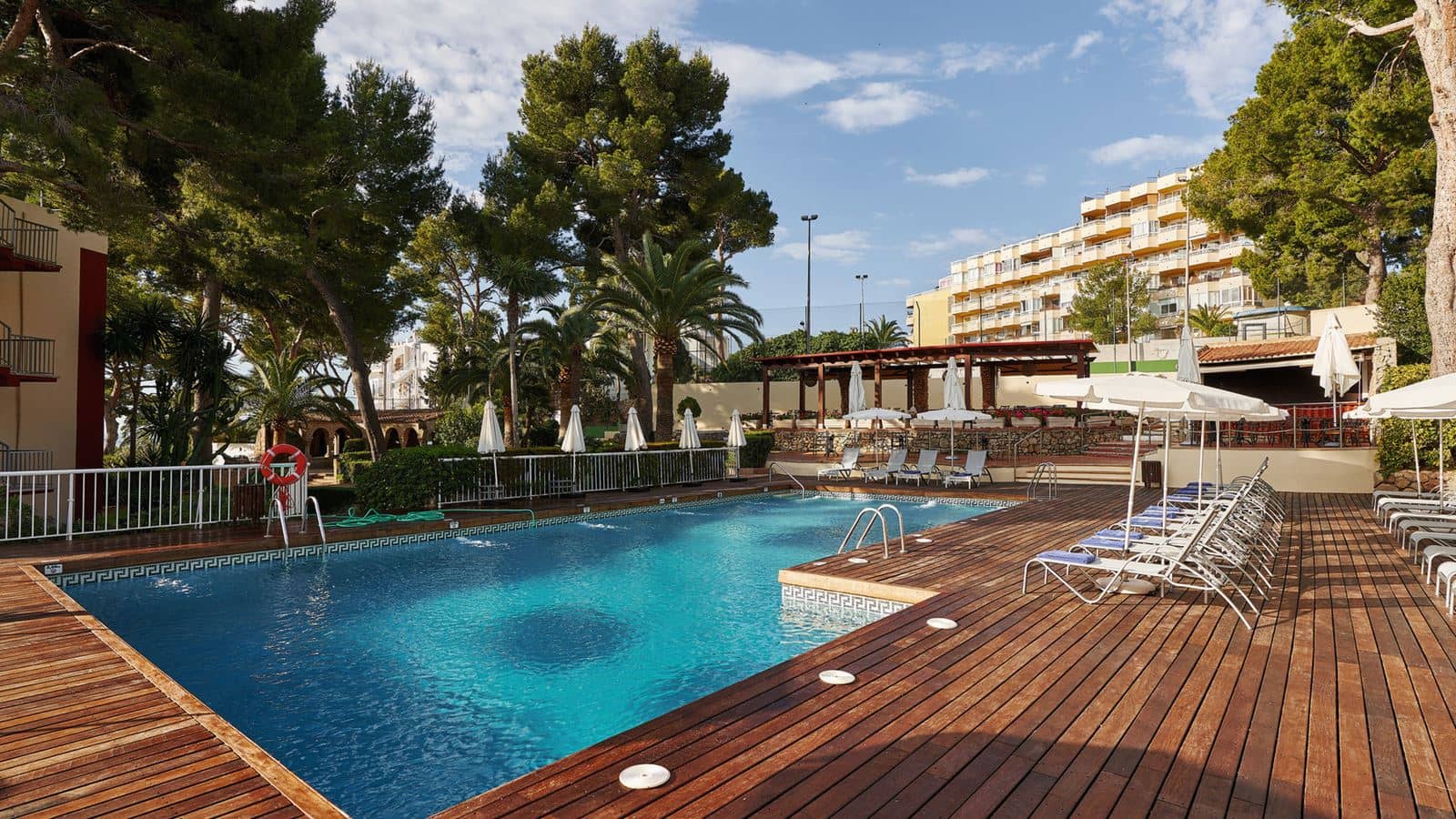 pools-outdoor-pool
