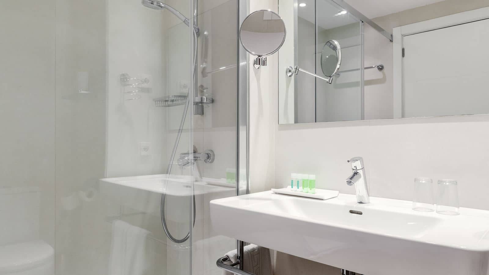 rooms-apartment-superior-pool-view-3rd-floor-1-bedroom