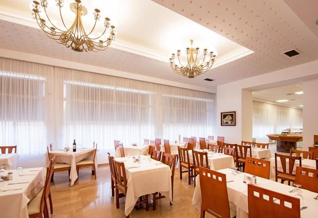 restaurants-restaurant