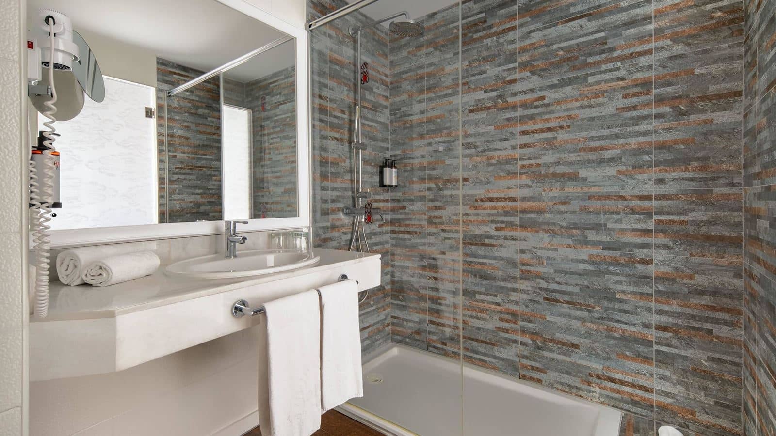 rooms-family-room