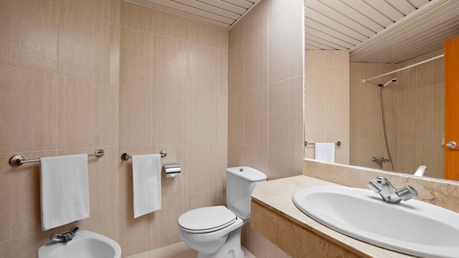 rooms-family-room
