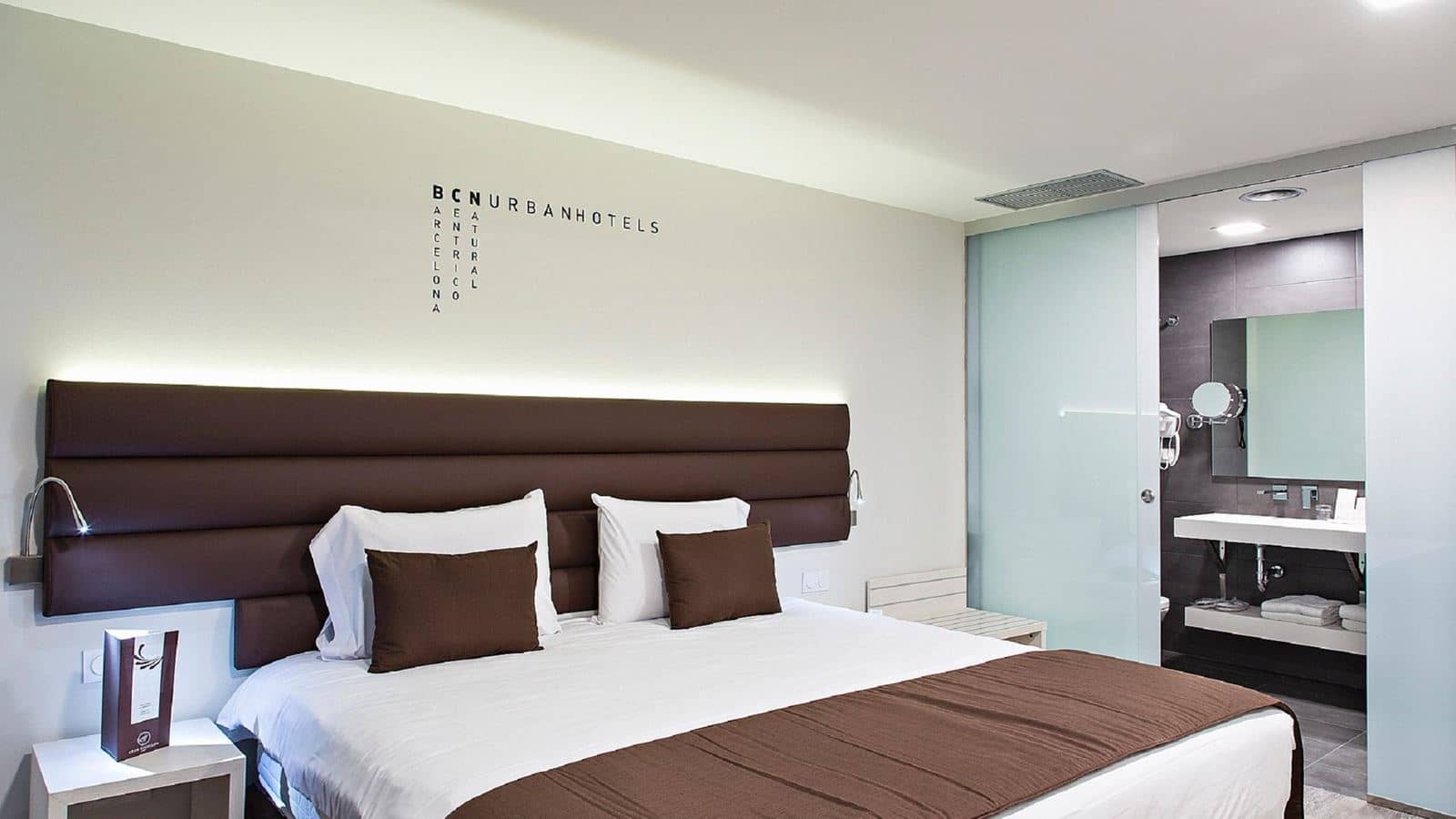 rooms-room-club