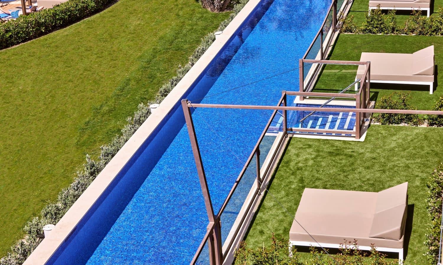 rooms-one-bedroom-swim-up-suite