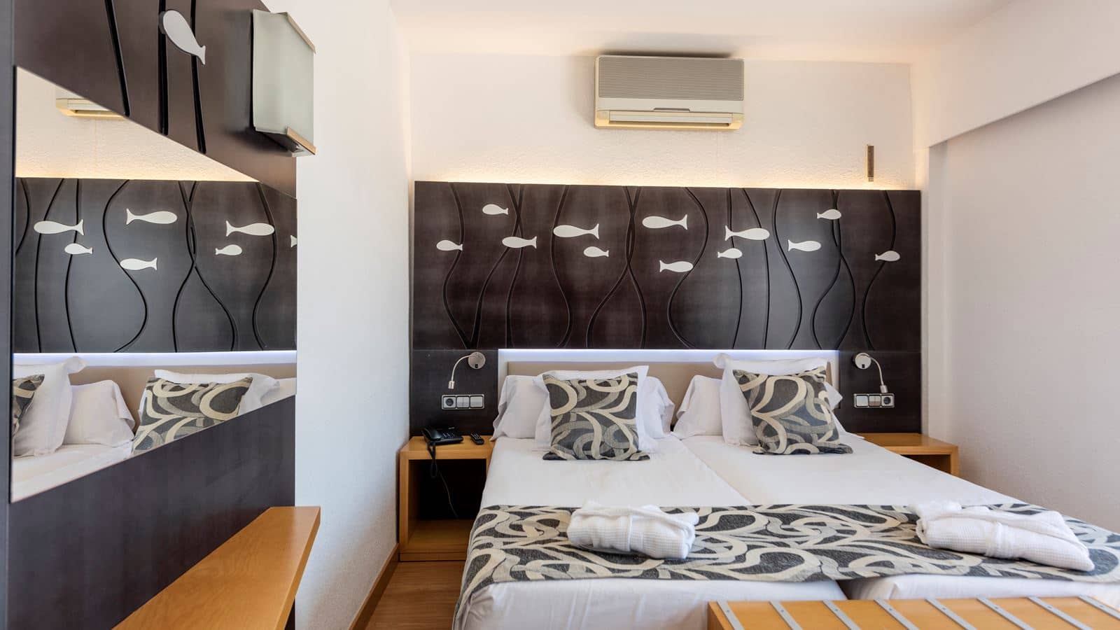 rooms-double-room-lateral-sea-view