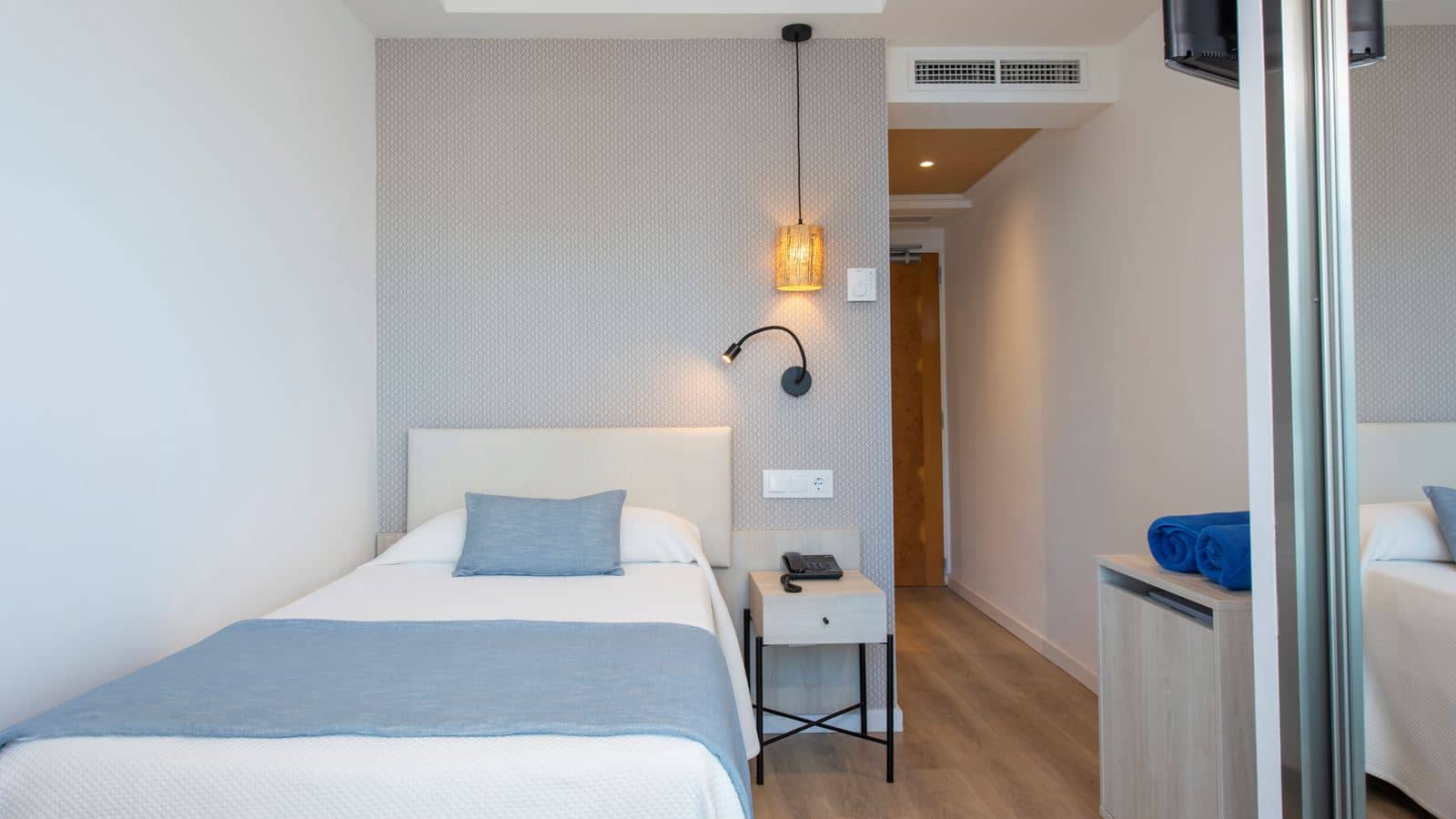 rooms-single-room