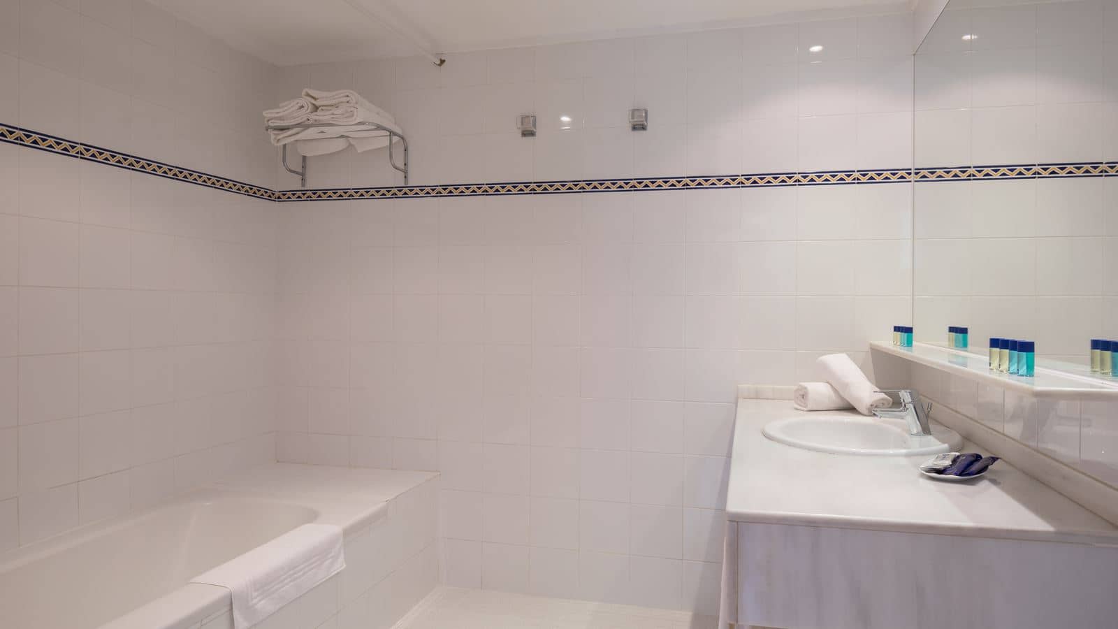 rooms-superior-double-sea-view-balcony-or-terrace