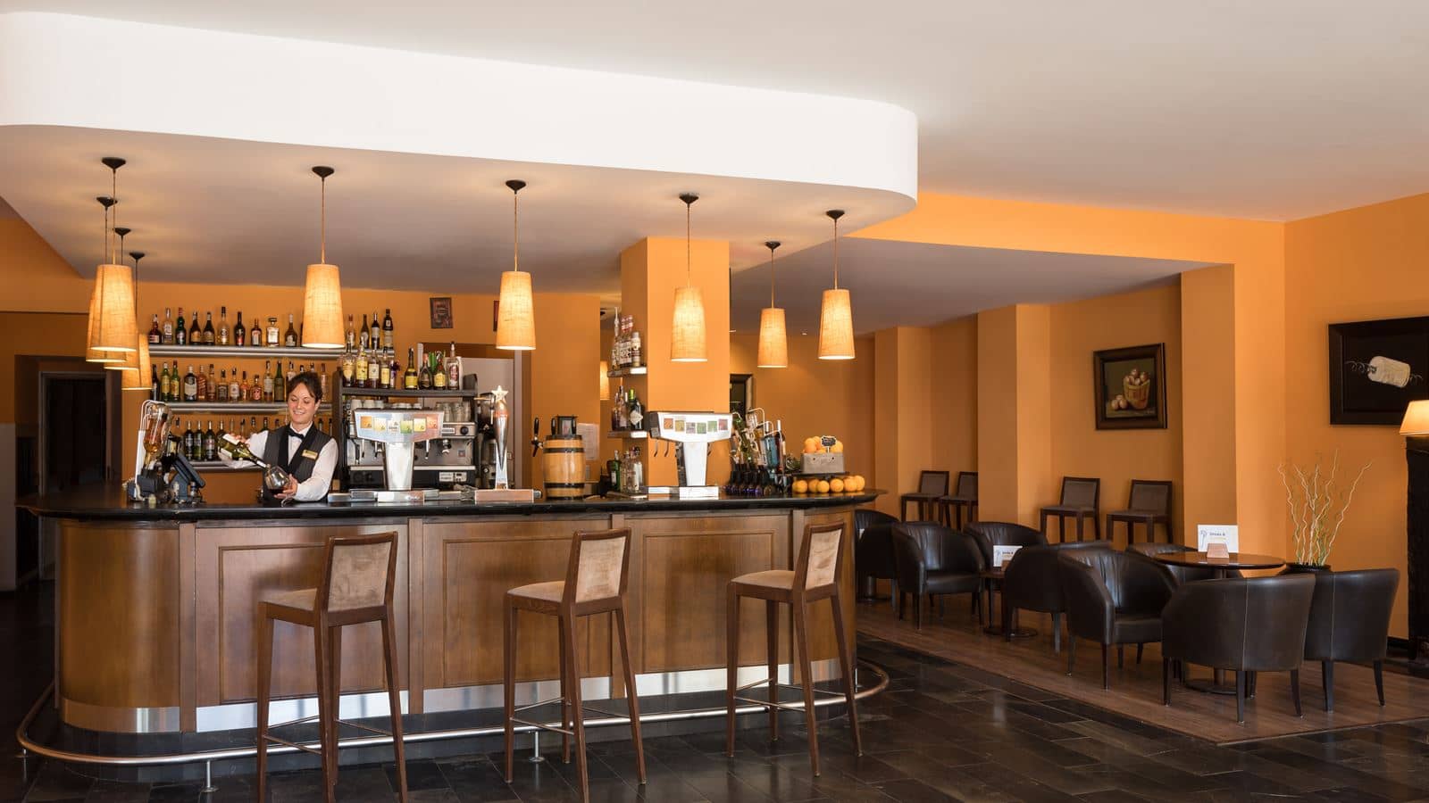 bars-main-bar
