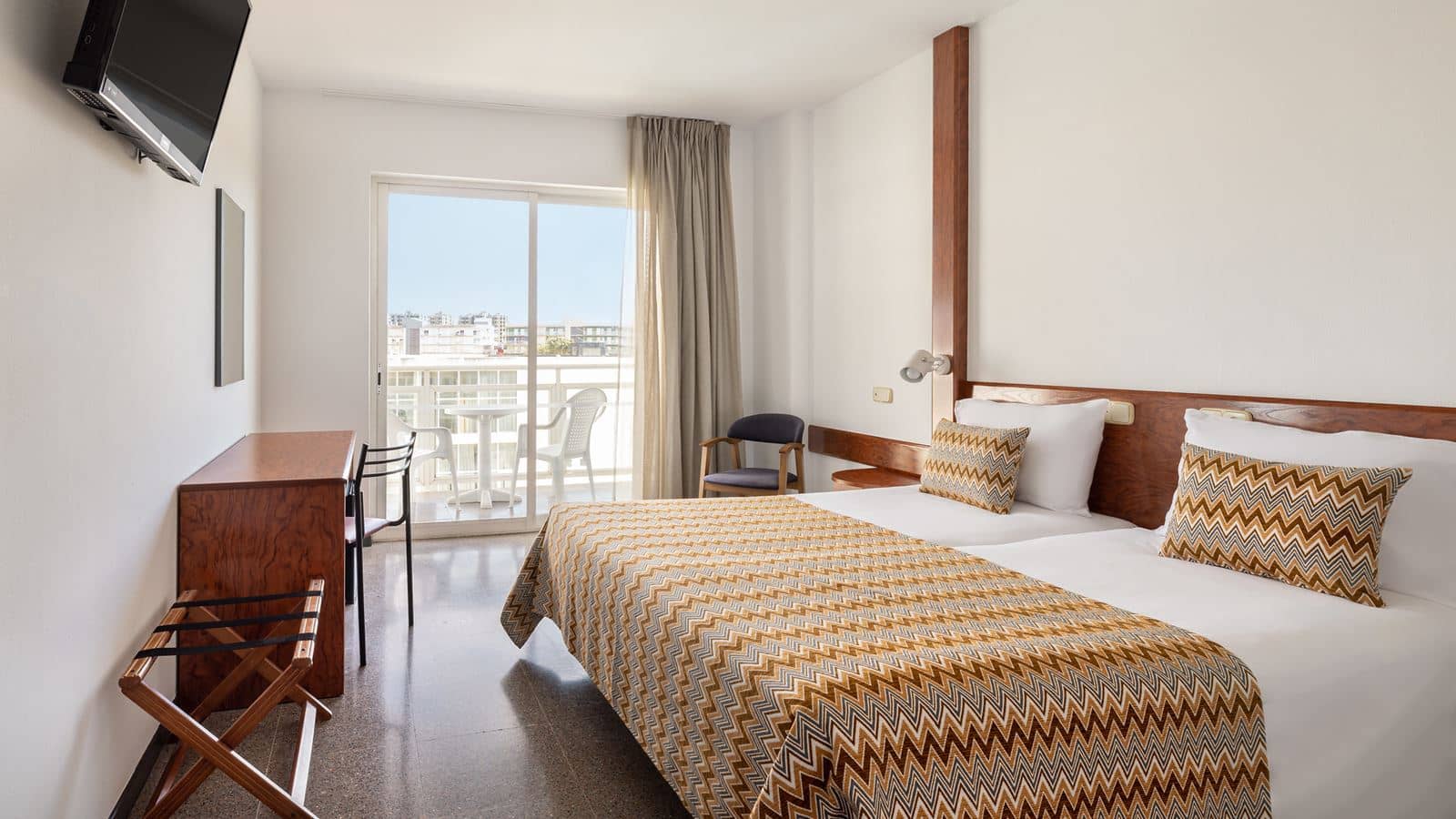rooms-standard-room