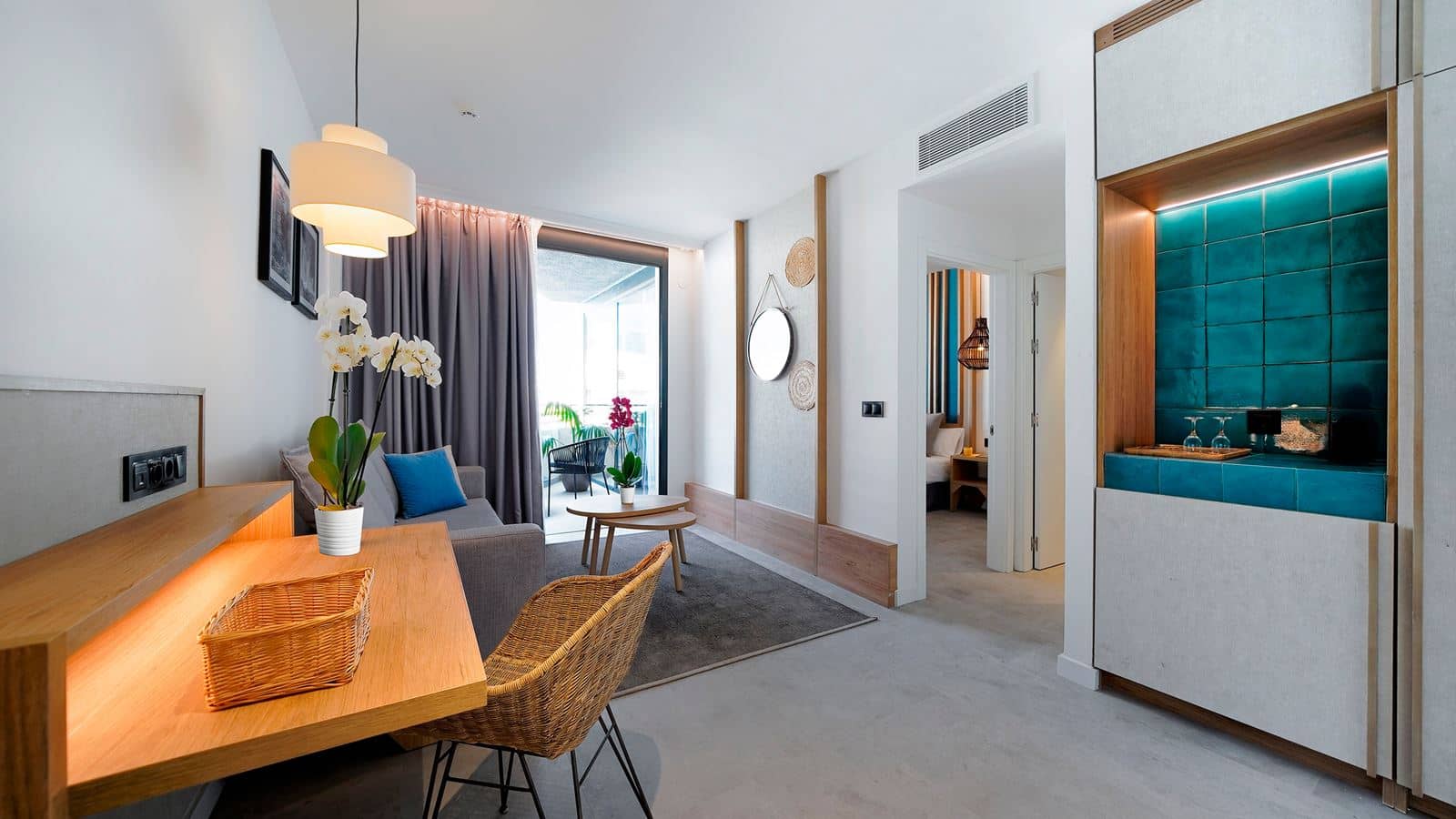 rooms-suite-with-balcony-or-terrace