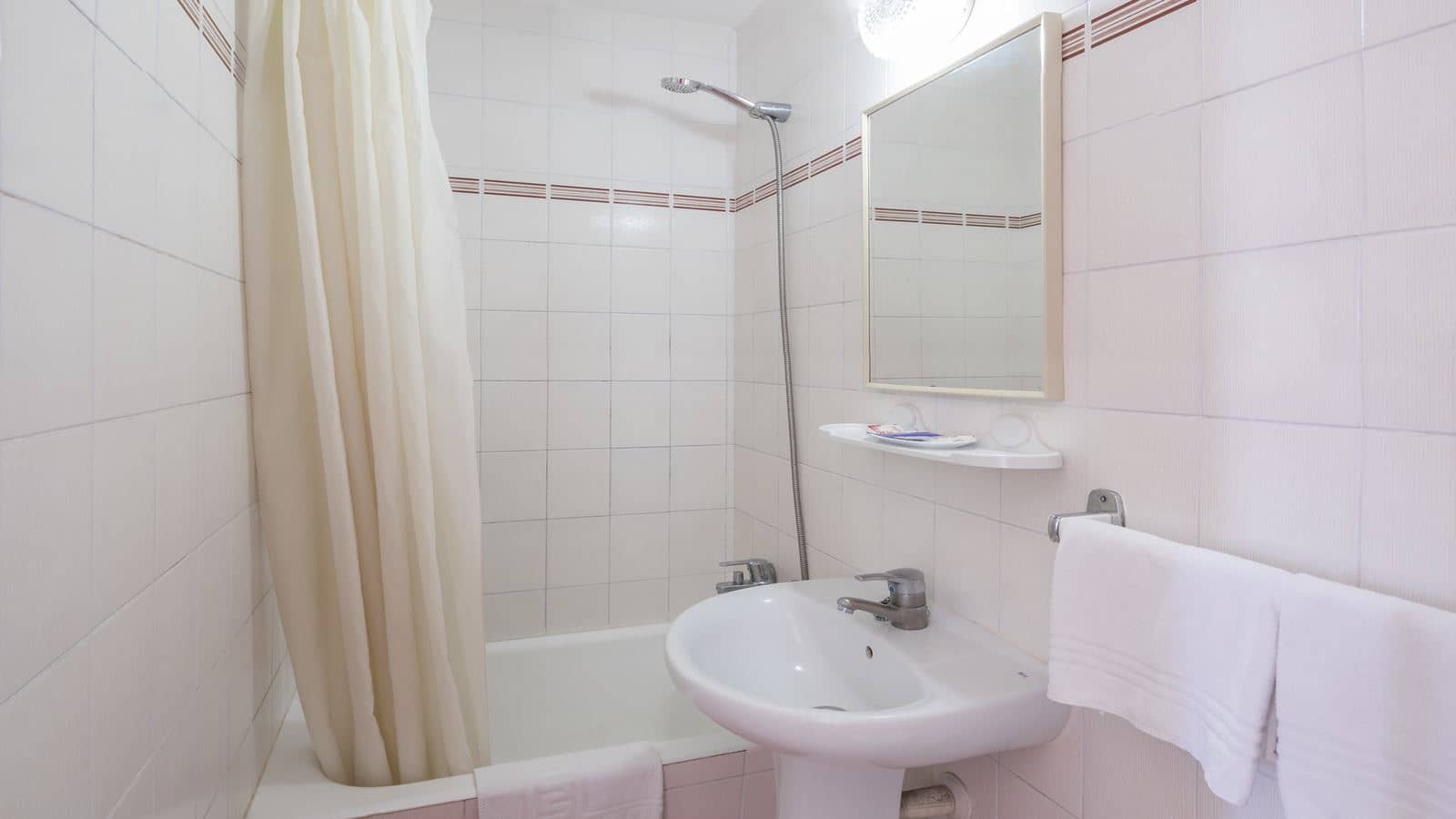 rooms-single-use-balcony-or-terrace