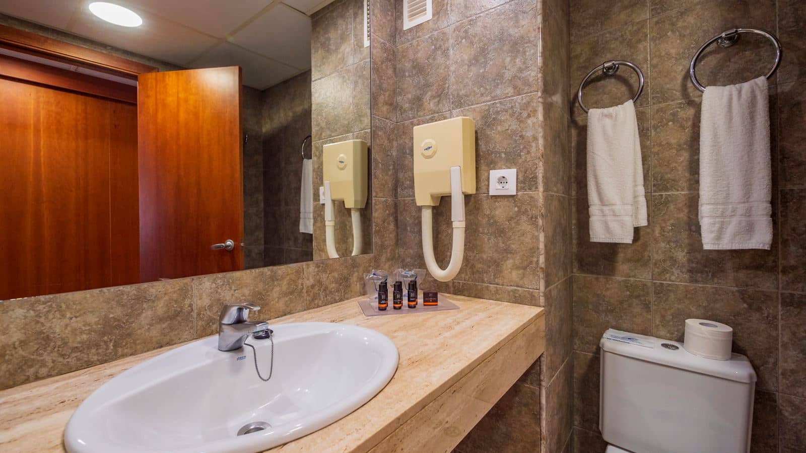 rooms-premium-room