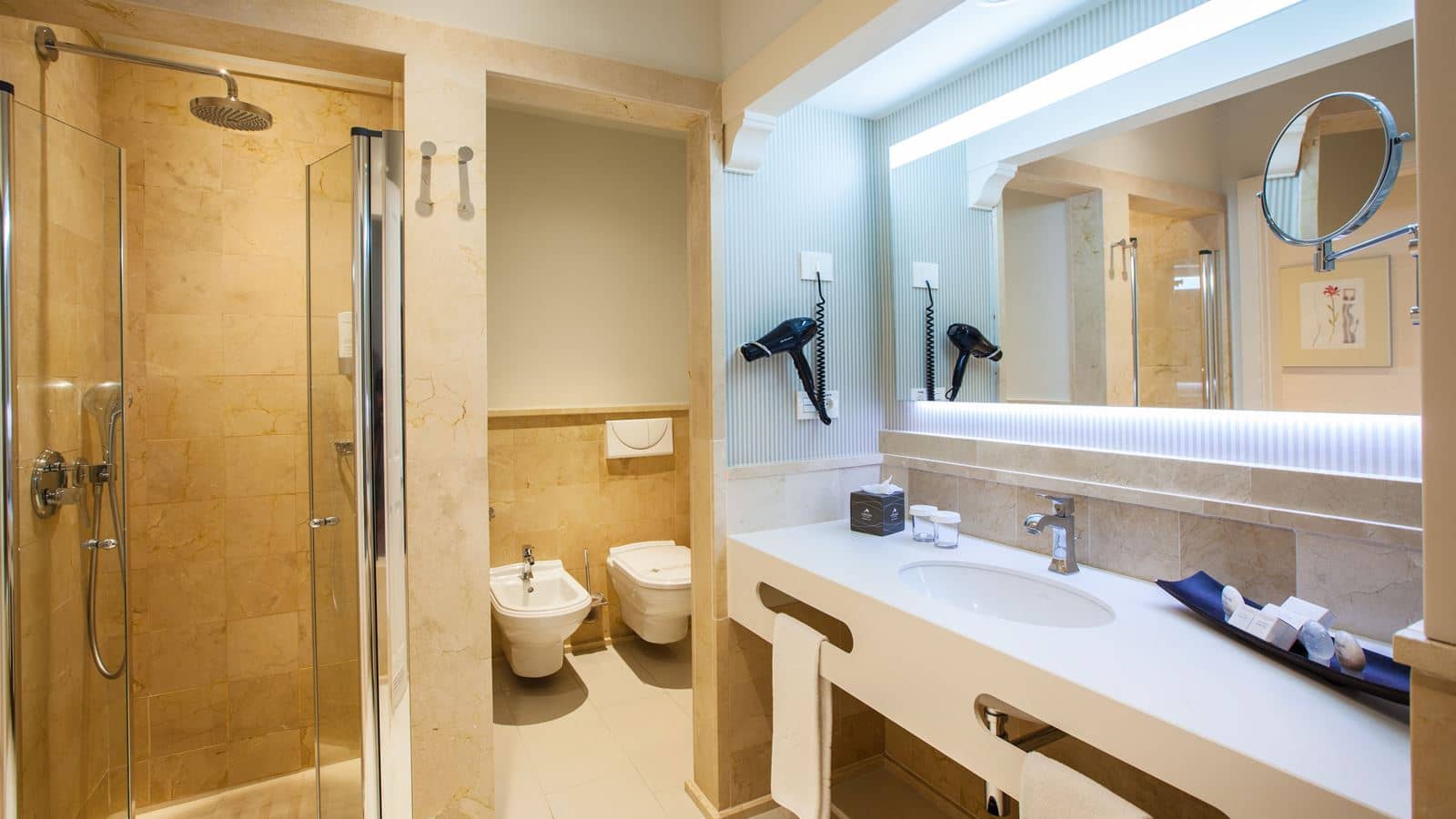 rooms-dstv-double-standard-single-use-type-b-balcony