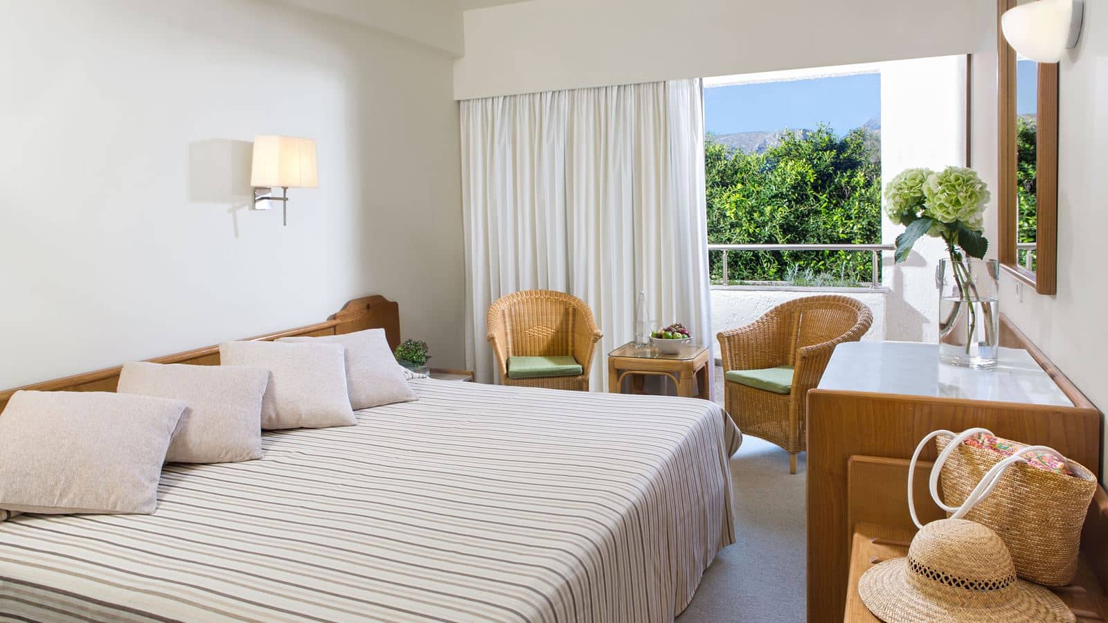 rooms-bungalow-sea-front