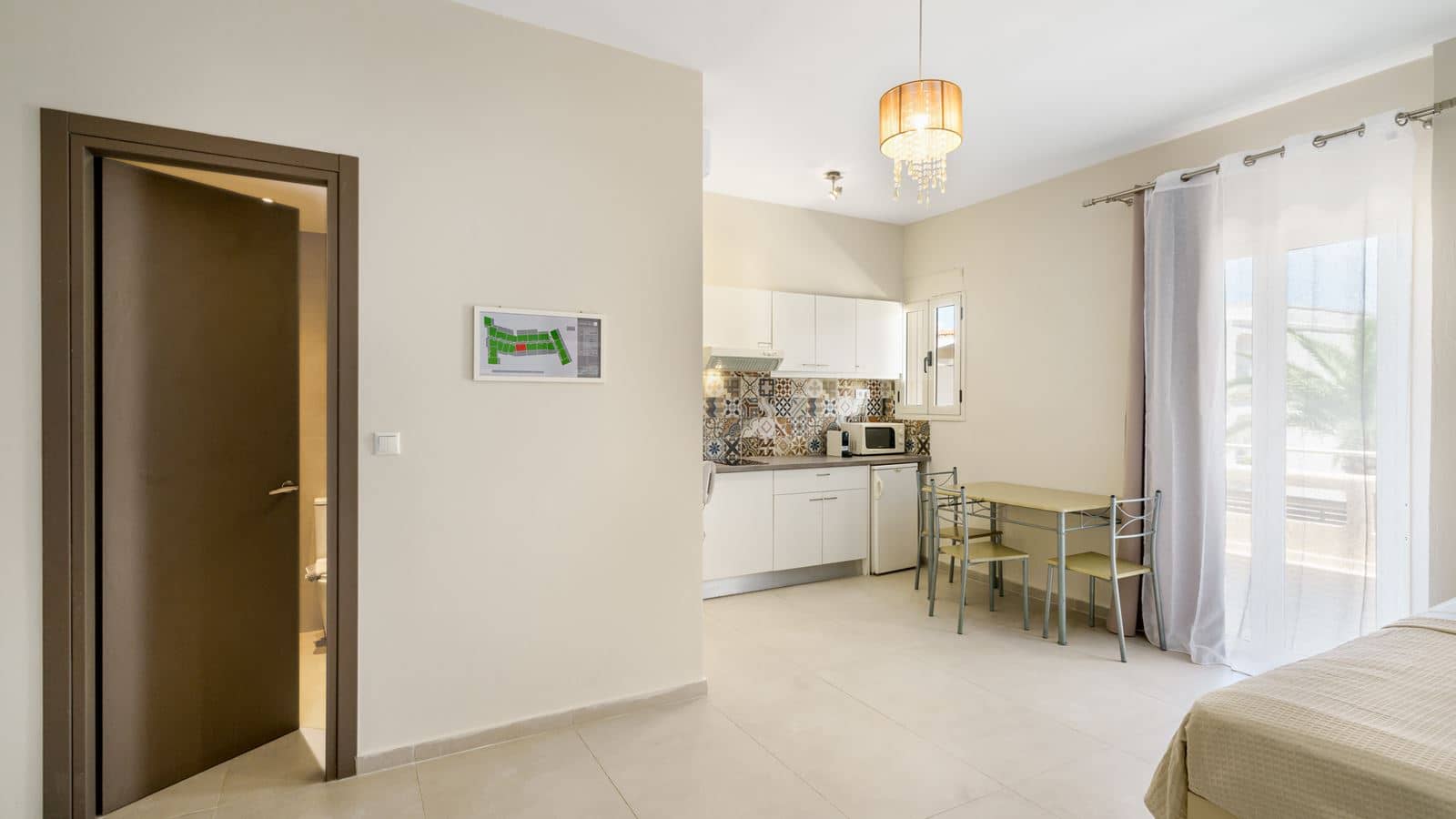 rooms-family-superior-1-bedroom-balcony-or-terrace