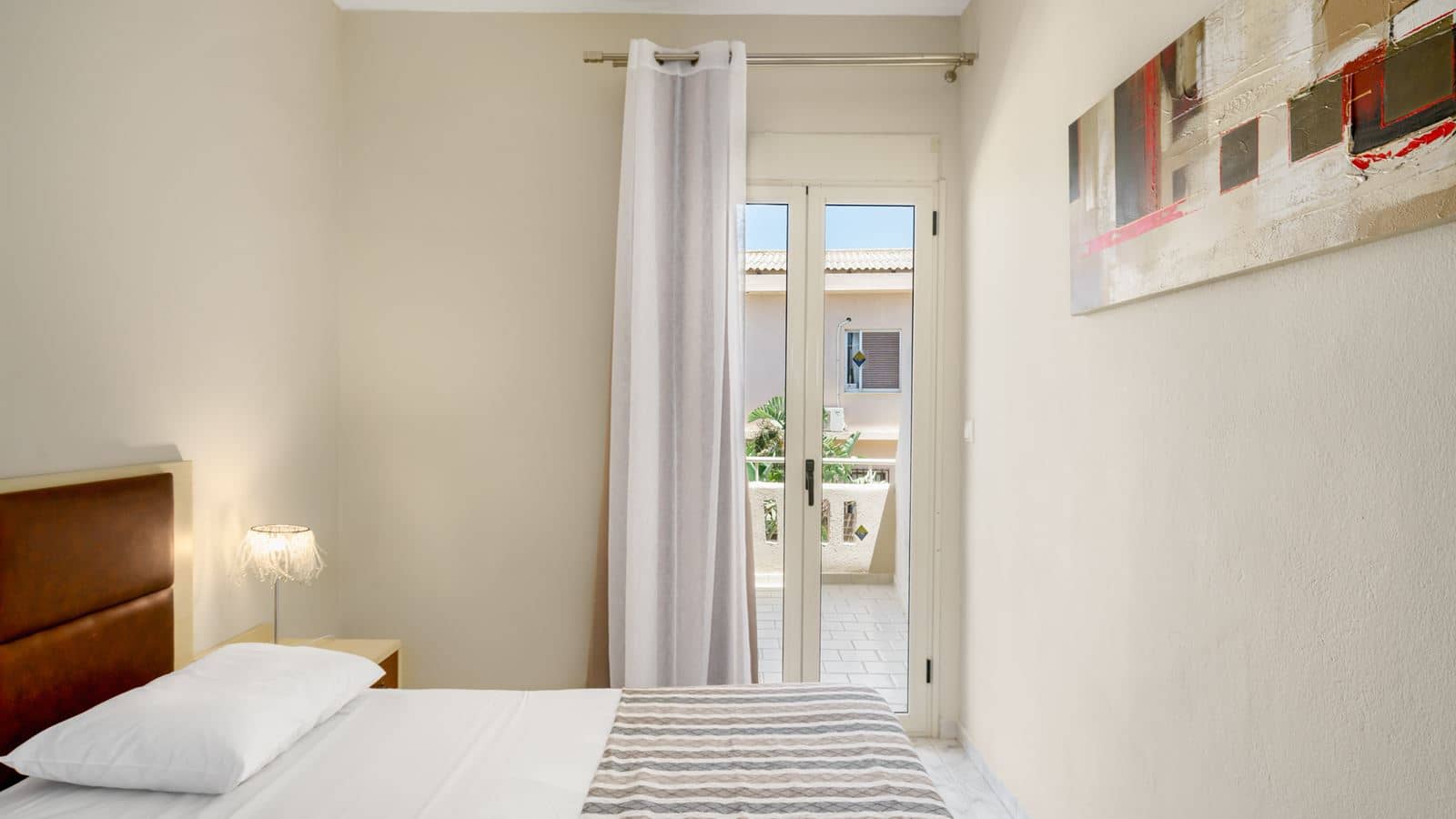 rooms-family-superior-1-bedroom-balcony-or-terrace