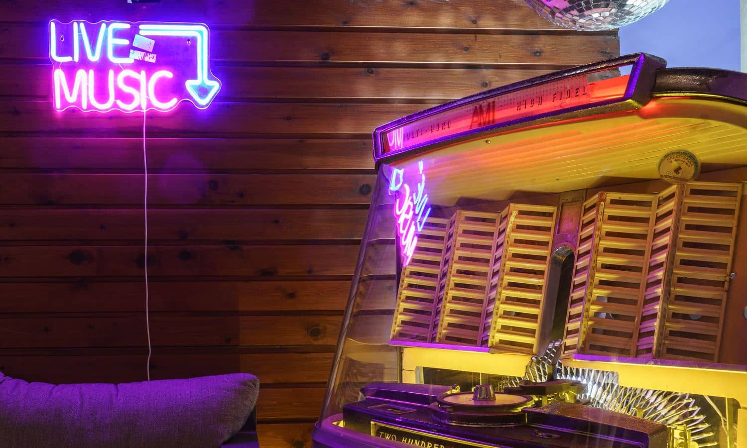 bars-main-bar