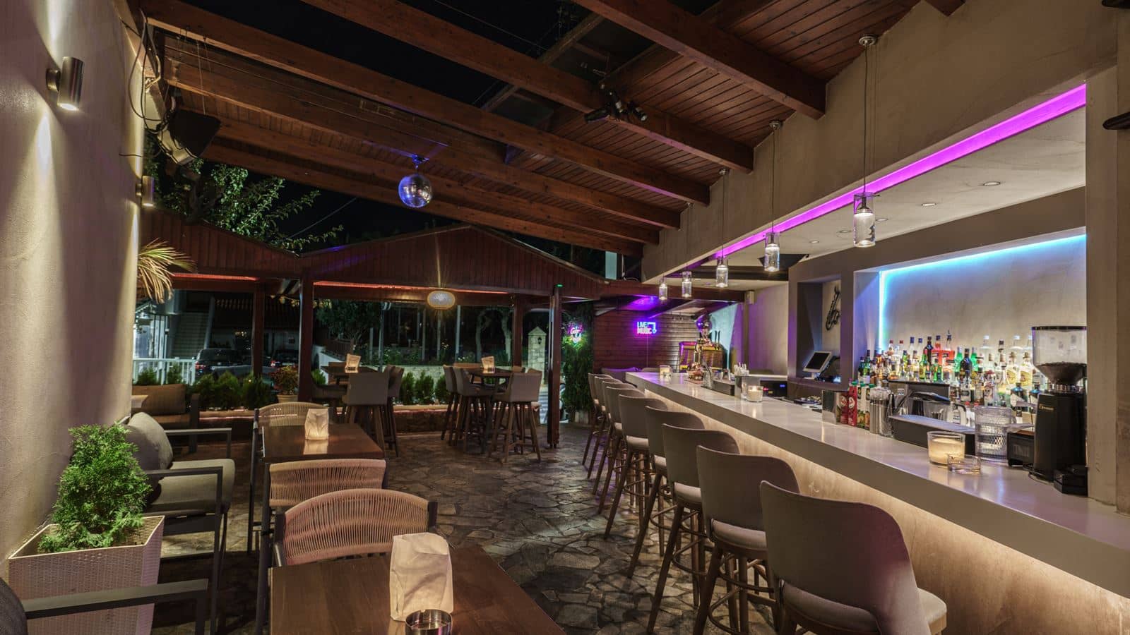 bars-main-bar
