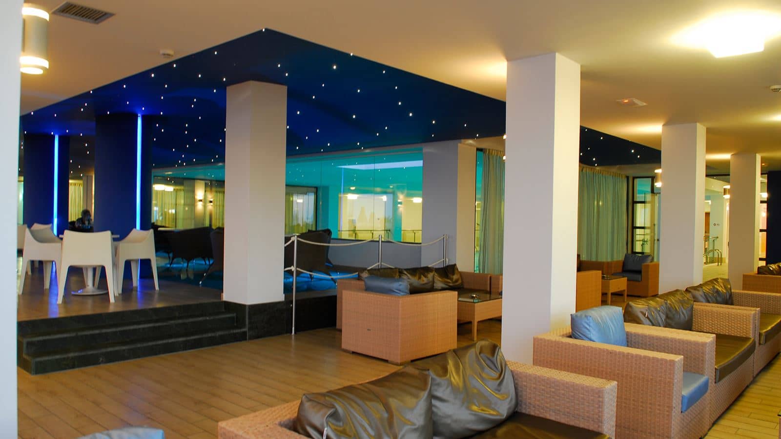 bars-pool-bar-blue