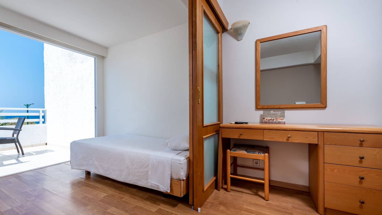 rooms-family-1bedroom-sea-view