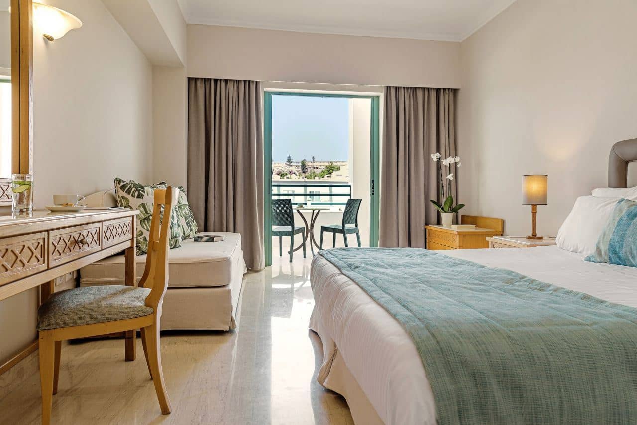 rooms-twin-land-view